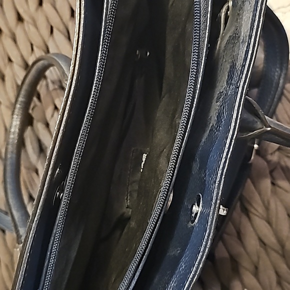 Wilson's leather - Picture 4 of 4